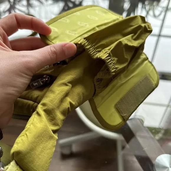 Lug pistachio green purse - Picture 4 of 6